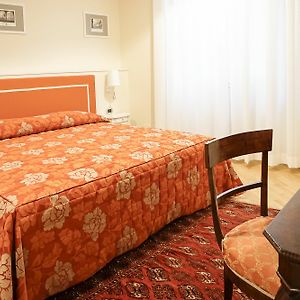 Uitgebreide Kamer met een King Size Bed
